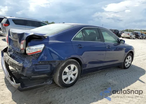 2011 Toyota Camry Base z USA, uszkodzony, nr VIN 4T1BF3EK9BU614202